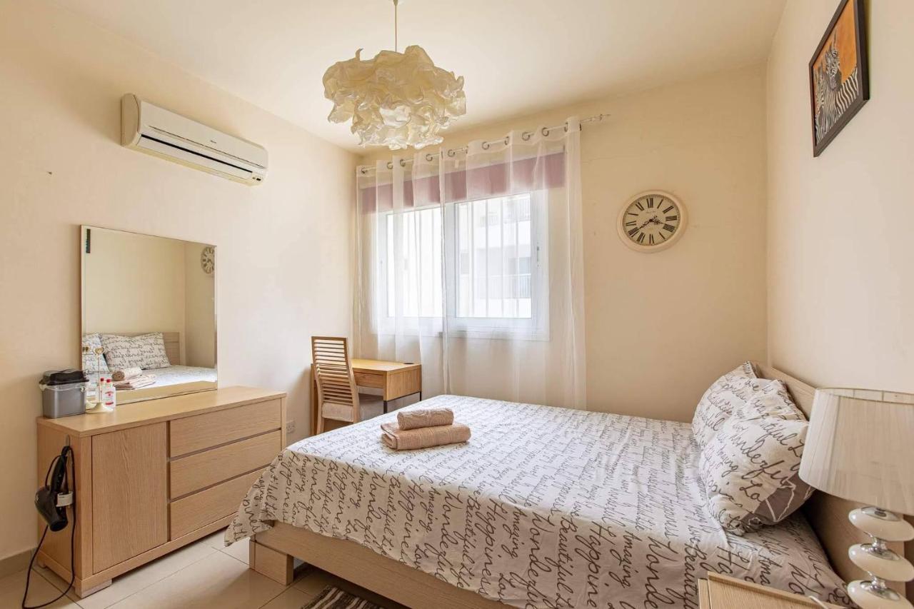 Lovely Bedroom In Shared Apartment Oroklini מראה חיצוני תמונה